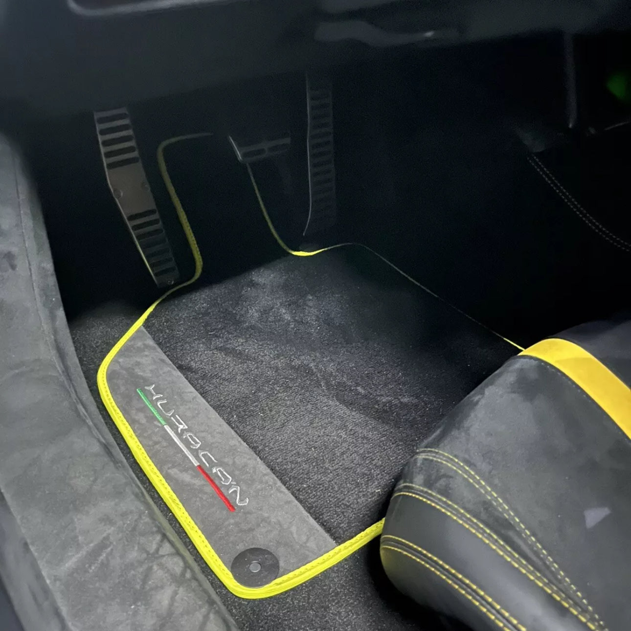 Lamborghini Huracan Floor Mats