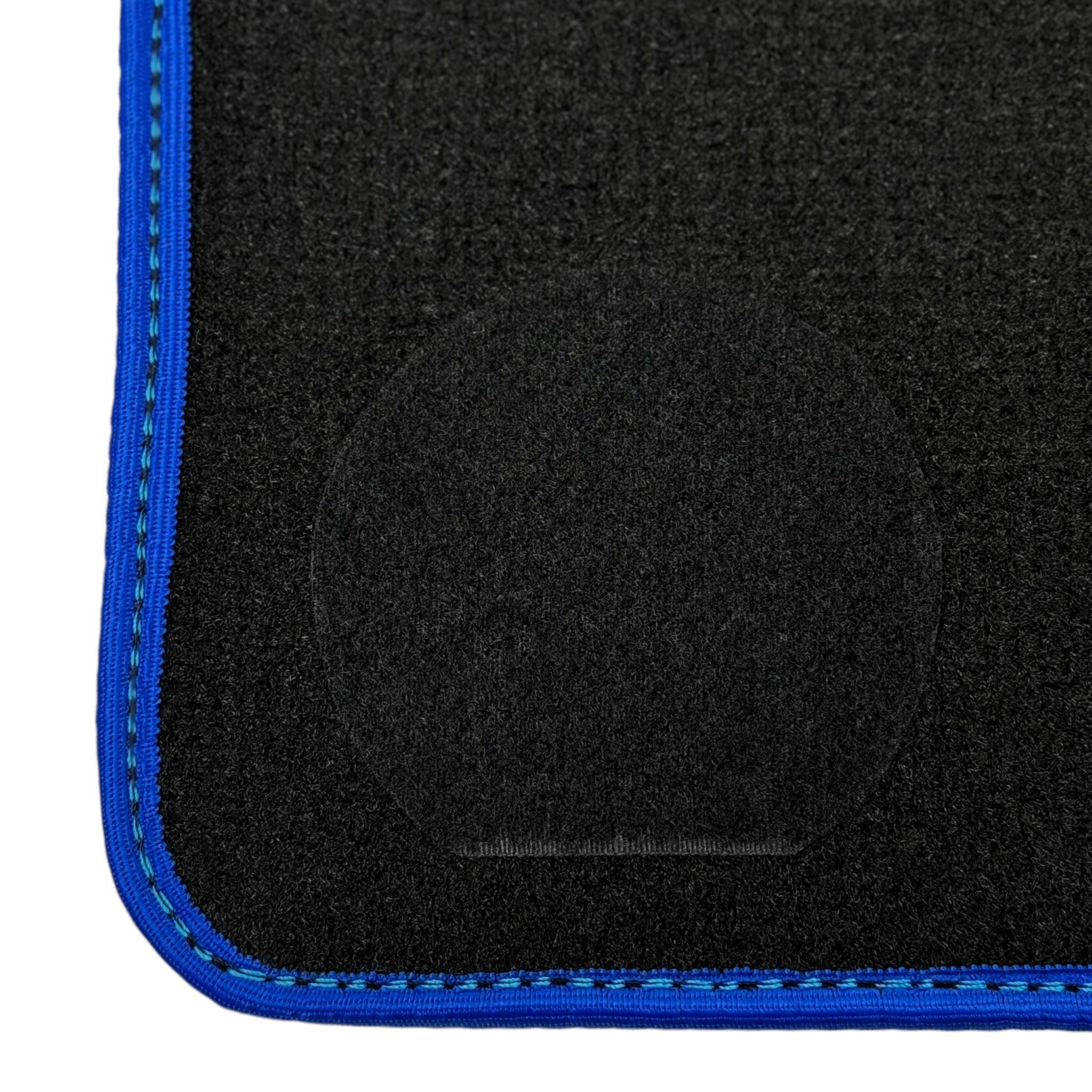 Black Floor Floor Mats For BMW 3 Series E90 | Blue Trim